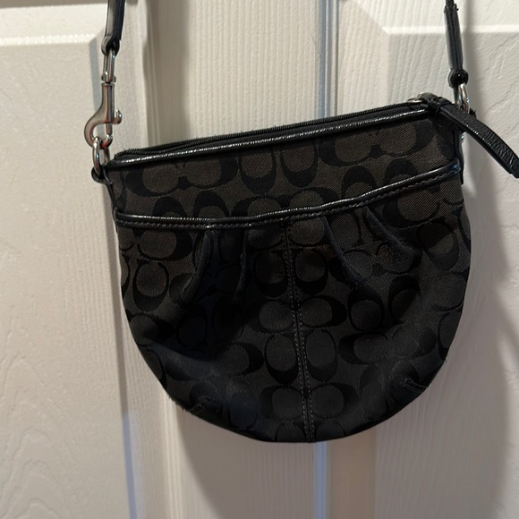 Authentic Coach bag color black - Picture 1 of 6